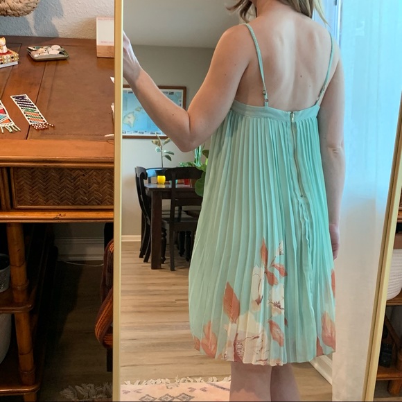Forever 21 | Pleated Mint Floral Baby Doll Mini Dress - Picture 3 of 12